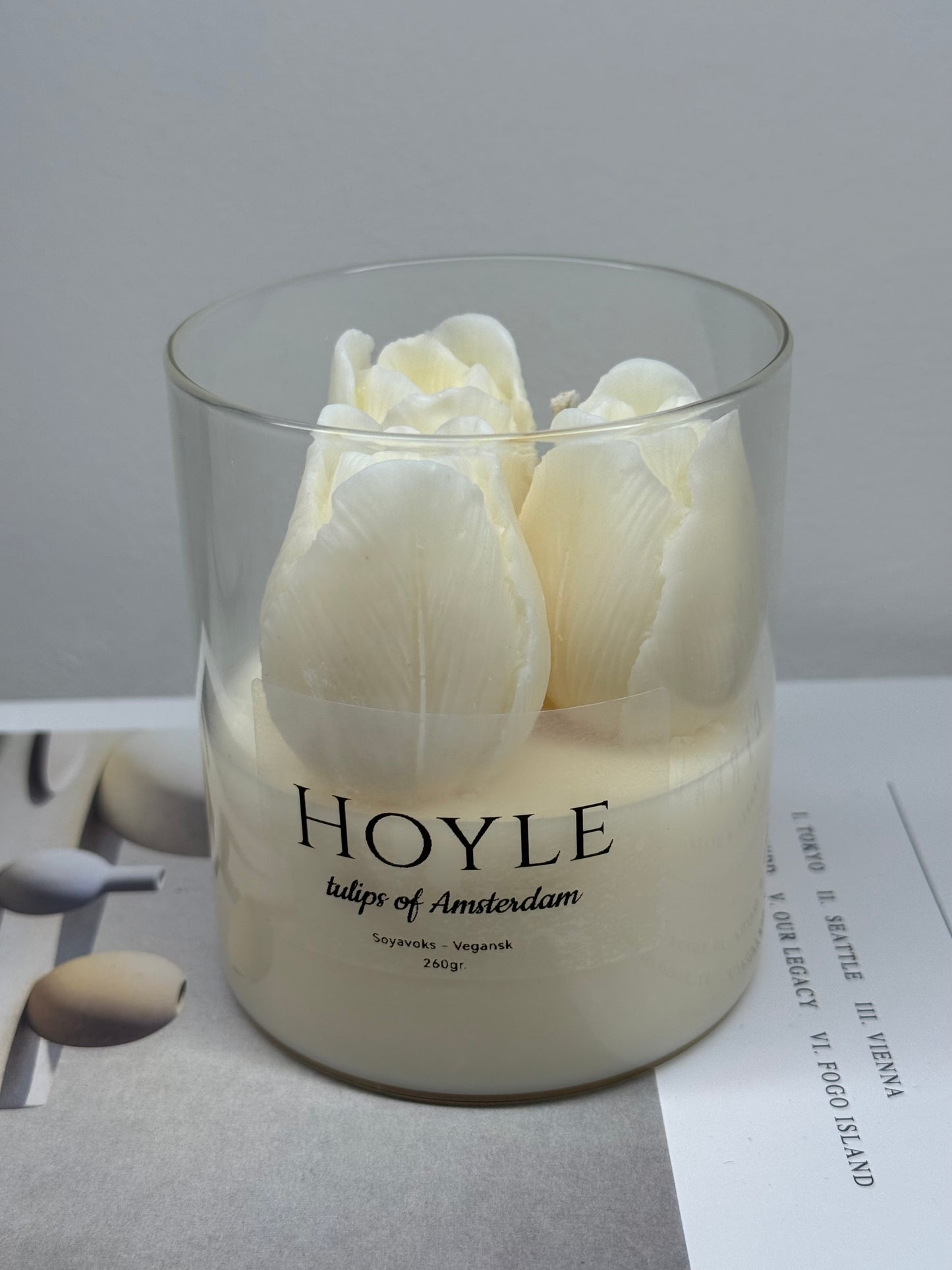Hoyle-candle-soyalys-duftlys-pyntlys-pyntelys-soyavokslys-stearinlys-levende lys-tulips-blomster-tulipaner-vegansk 